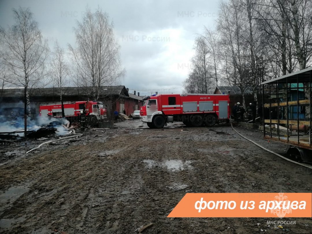 Пожарно-спасательное подразделение Ленинградской области ликвидировало пожар в г. Лодейное поле